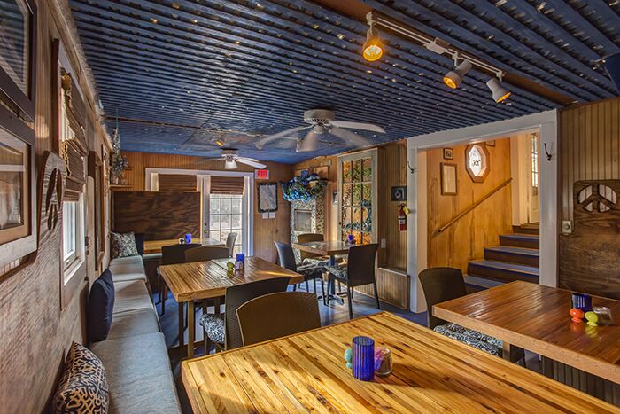 Roadside Bar & Grill