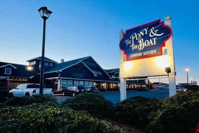 The Pony and the Boat Comfort Kitchen